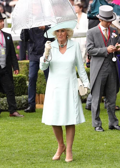 皇家时尚观察特别版:来自皇室最好的衣服和帽子