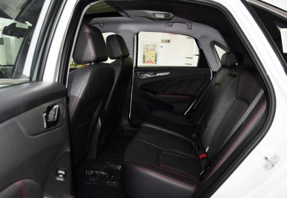 国产奇瑞-艾瑞泽7,大家觉得它怎么样?一起了解一下