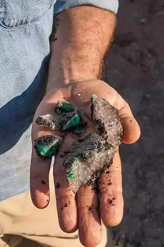 巴西奶奶绿这么贵是有道理的，开采太难了！都是高科技