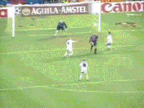 02世界杯里瓦尔多倒钩,足坛十大过人必杀技