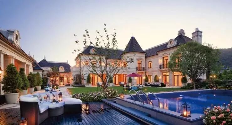 别再见女的就喊美女,见房子就称豪宅,盘一盘上海真正豪宅产品系