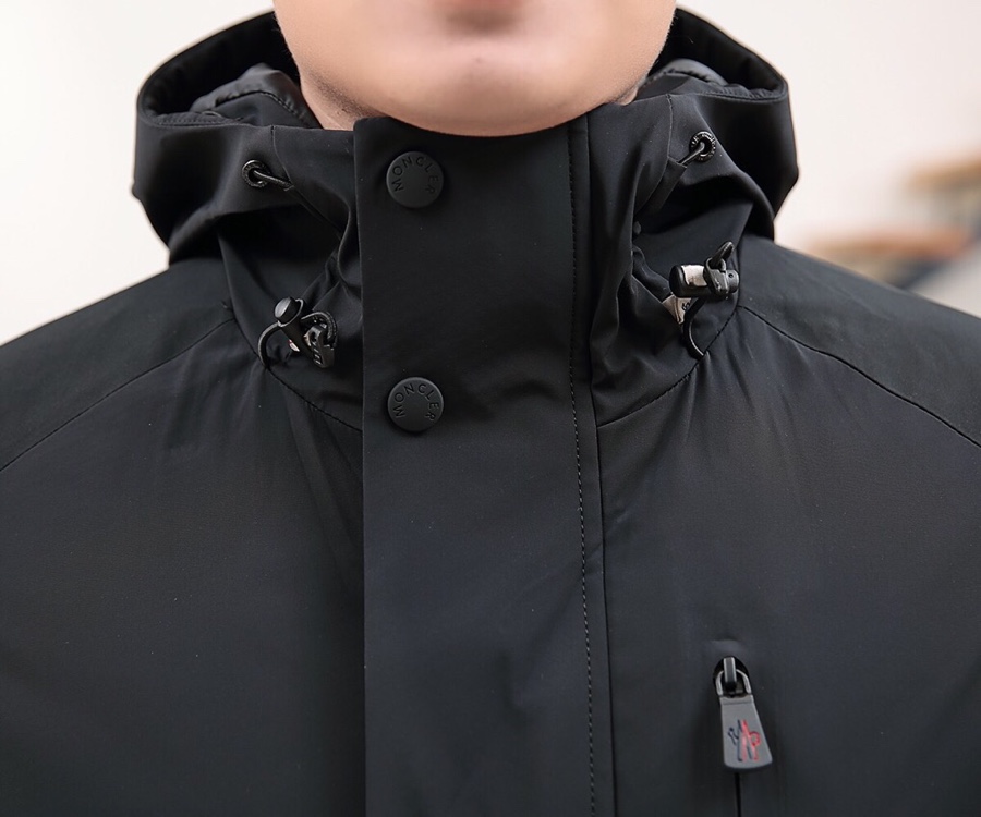 蒙口限量版绿羽绒服,蒙口羽绒服长款黑金配色