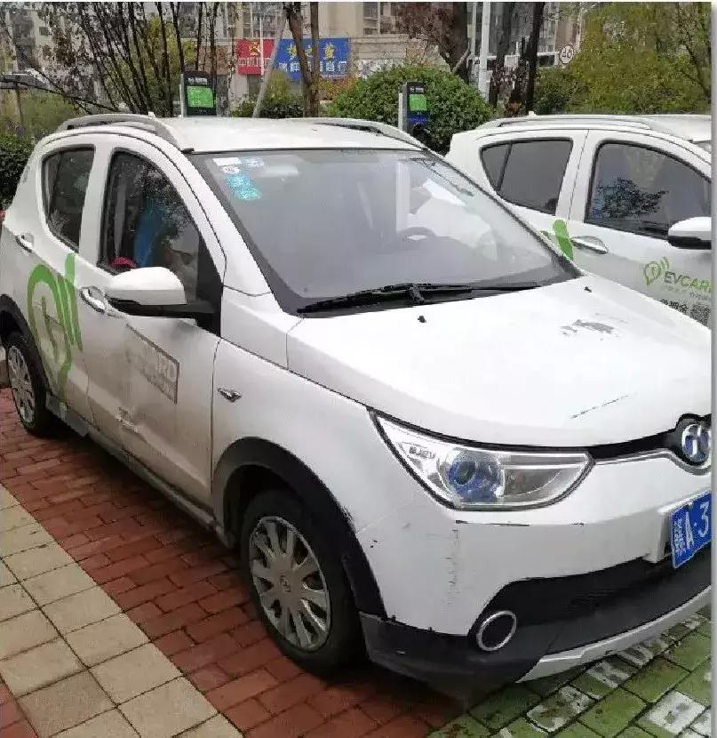 车内超级脏,车内容易脏