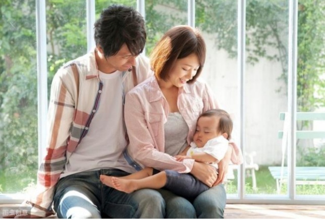 产后妈妈的崩溃有谁能真正理解,产后妈妈哭了