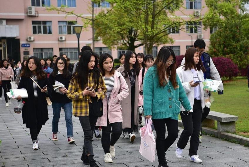 女生读技校学什么专业好比较吃香,10年后女生依然很吃香的专业