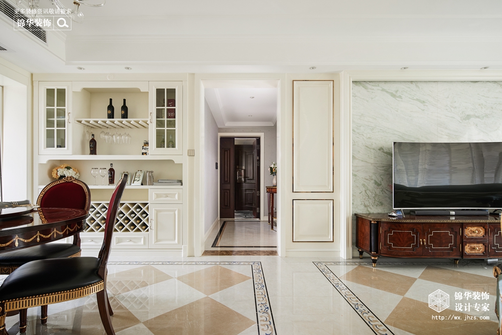 柠檬黄与宝石蓝点亮美式简奢空间,高级灰香槟金和麻白点缀