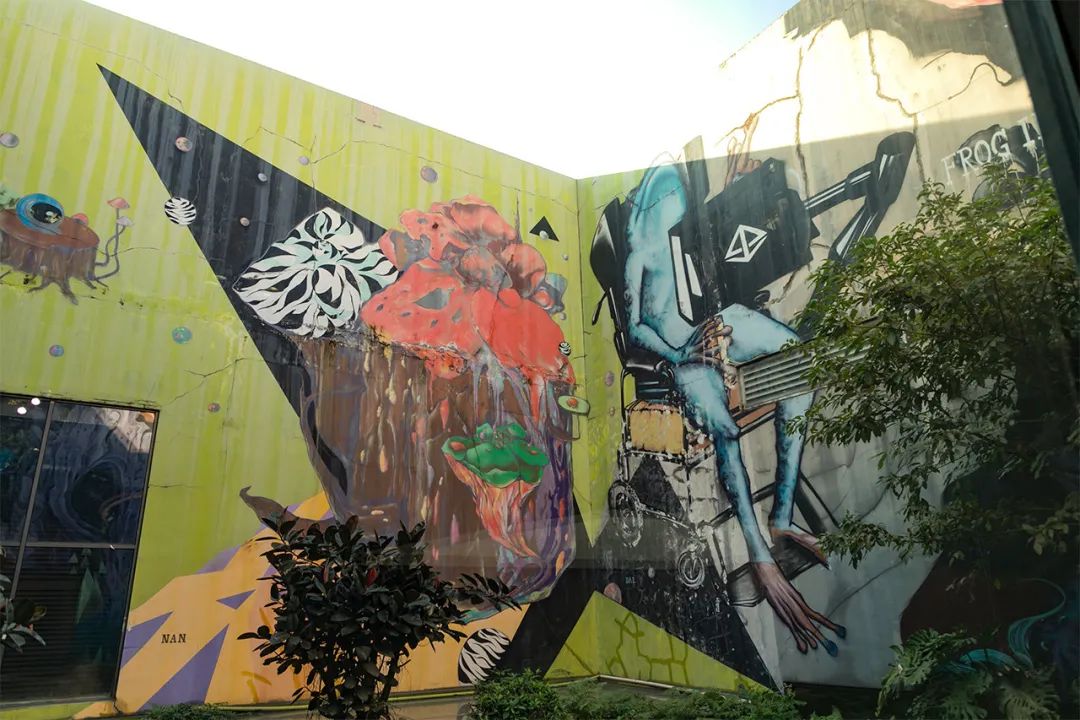 深圳翻身地铁成网红打卡地,深圳网红打卡地点富士康光明小镇