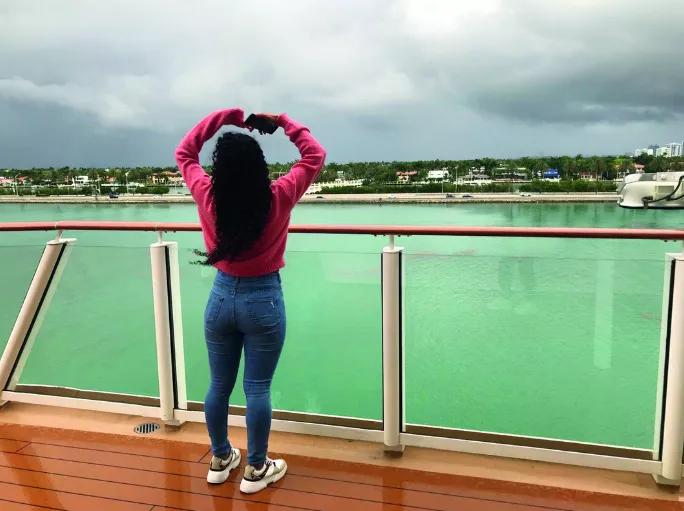 这群仍然被困海上、随时“爆炸”的人，不该被妖魔化