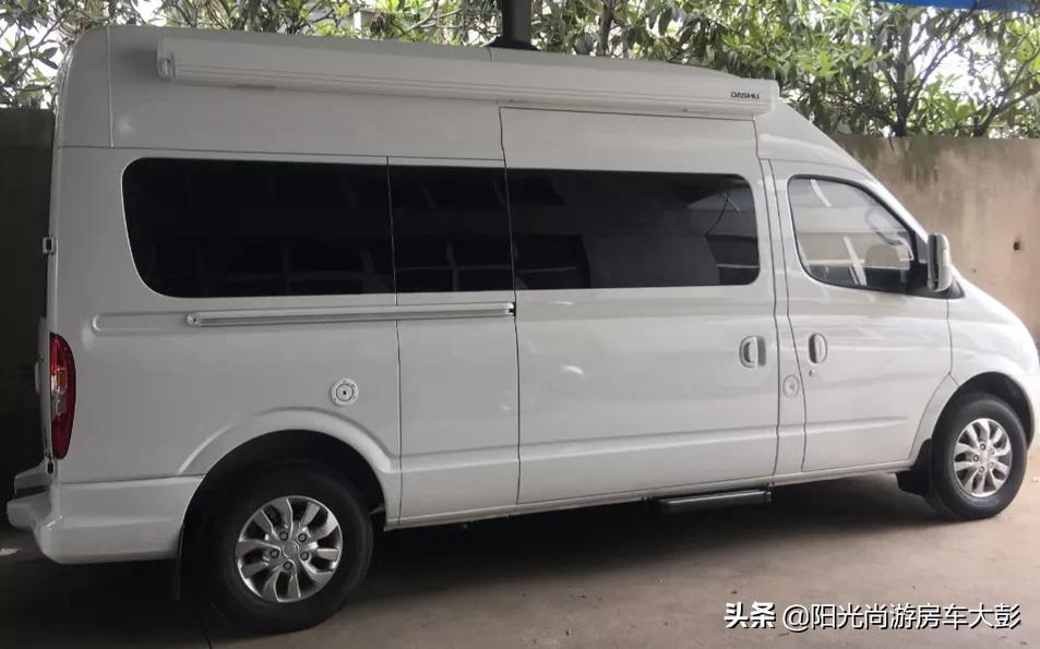 大通v80短轴中顶b型房车15万以下,阳光尚游房车大通v80长轴高顶