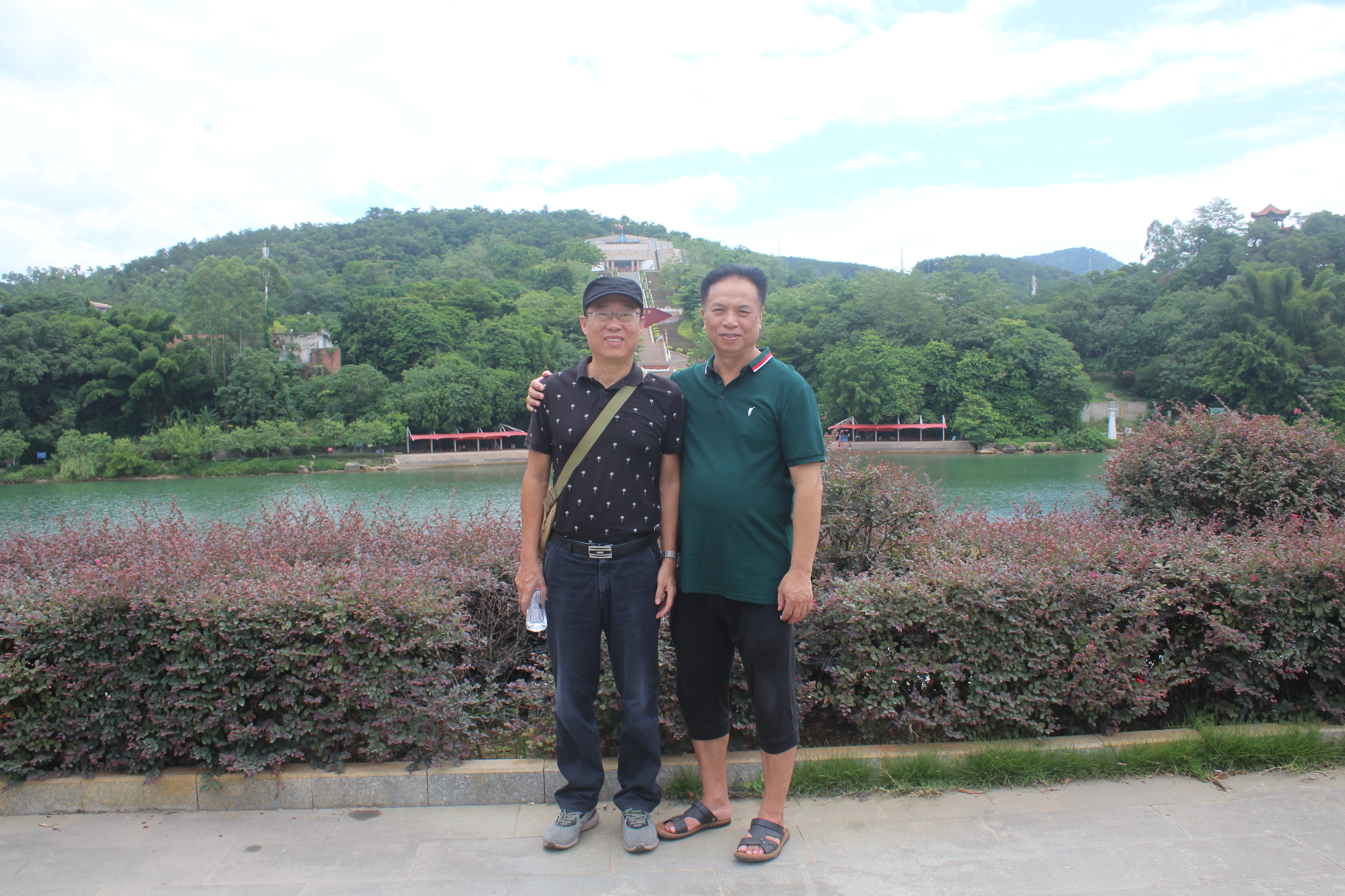 走进广空岁月永恒——地空导弹六团与四五八医院战友庆“八一”