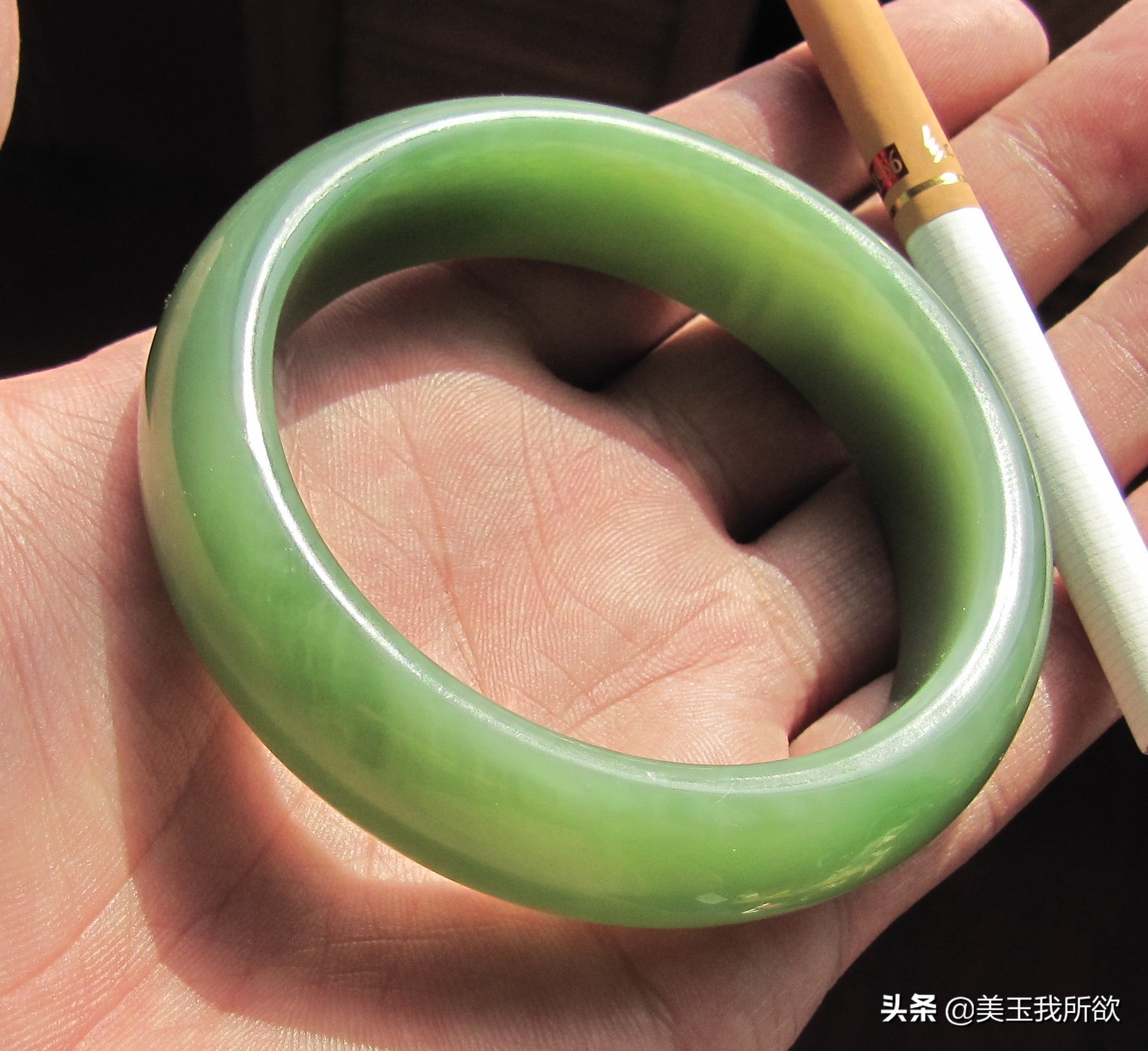 和田玉碧玉多色的手镯图片,和田玉手镯青玉图片