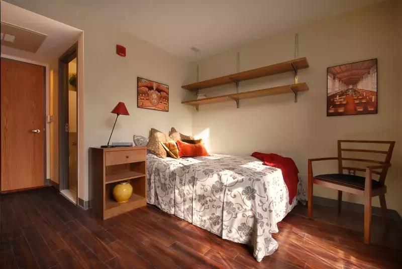 密歇根太牛！门门功课前十，科研全美顶尖，在这学四年，值了