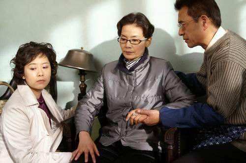 不懂事的大姑姐怎么相处,双面胶大姑姐