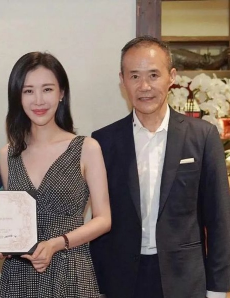 王石向清华捐款53亿是真是假,王石回应捐款53亿股票