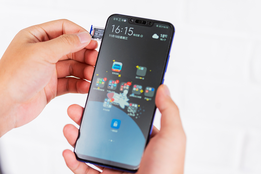 金士顿存储卡selectplus,金士顿canvasreactplus存储卡