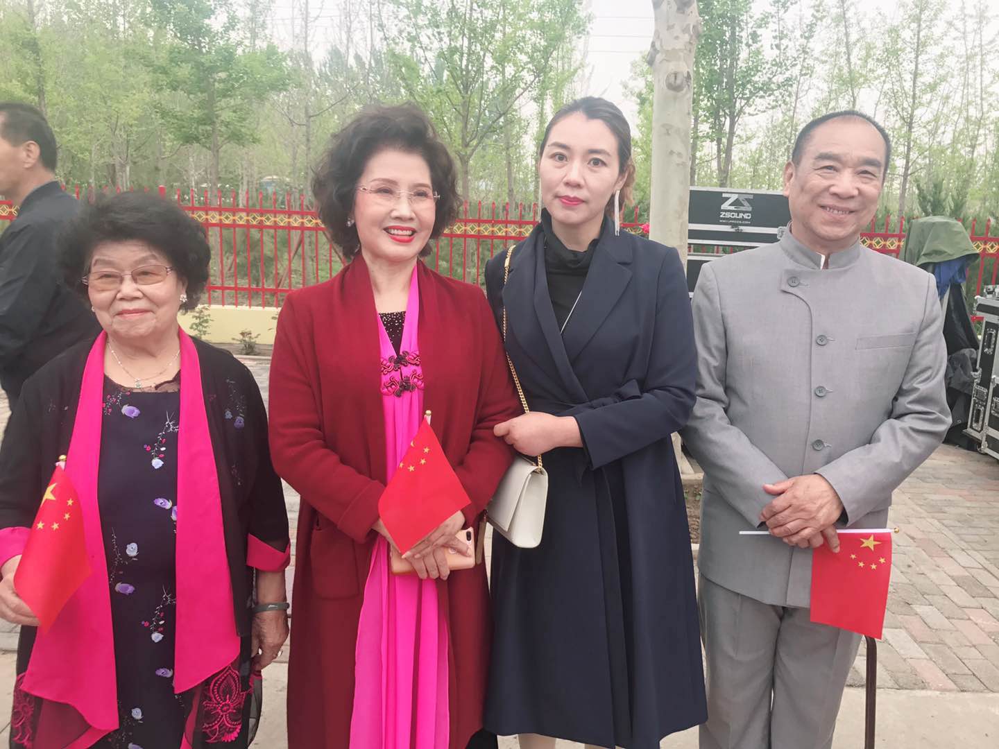 中国梦劳动美工会情河南省总工会等单位送戏进京慰问河南务工人员