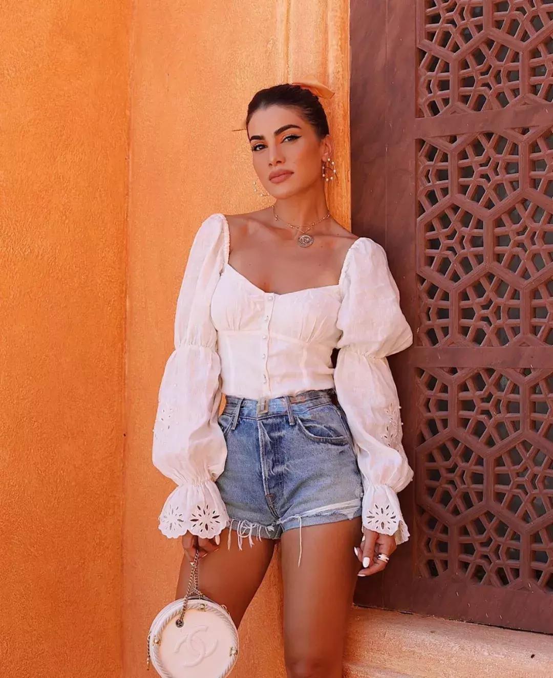 不白、不高、没背景的女孩，如何做到一条ins卖19万？