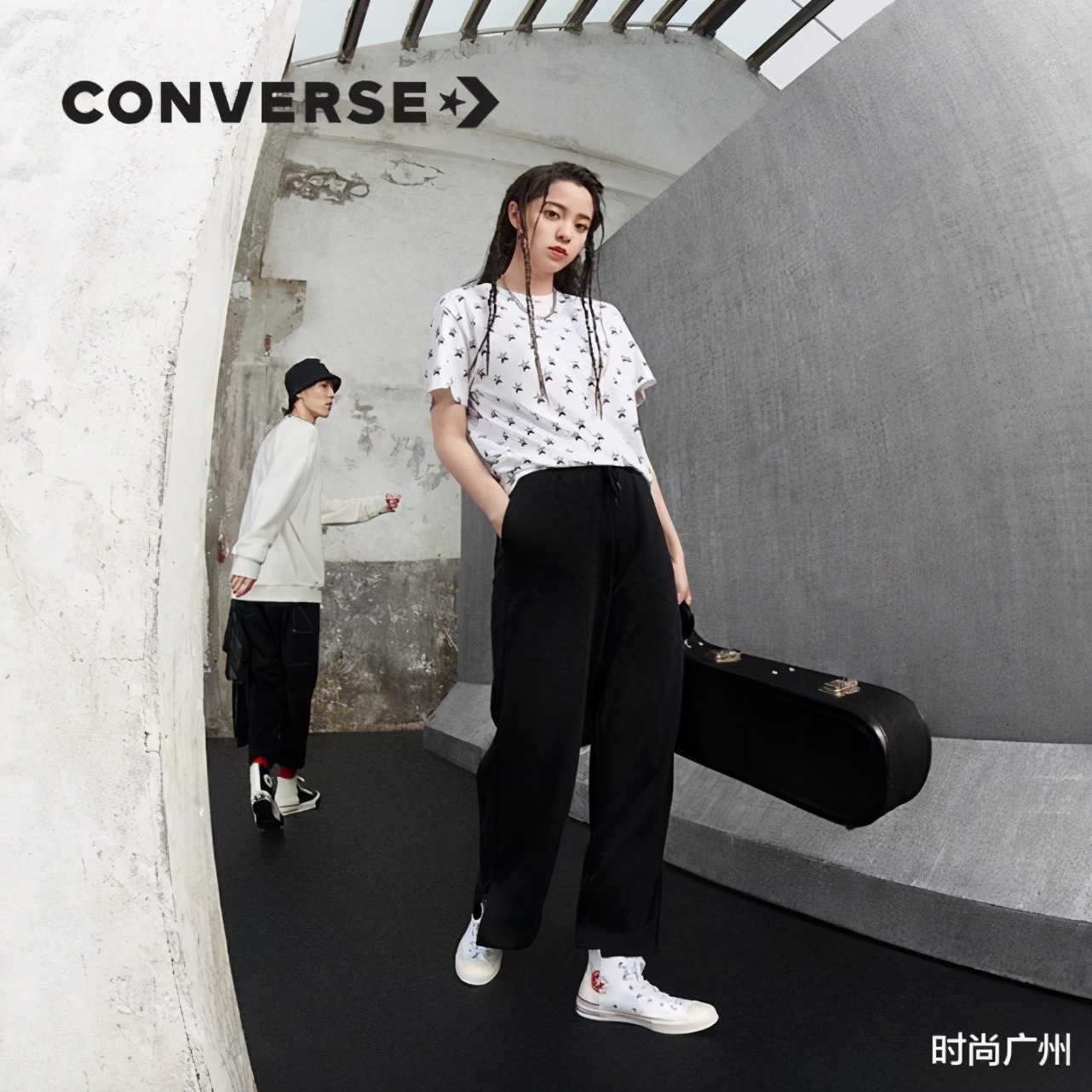 染绿涂污做旧剪烂，破烂版竟比原版还贵？品牌在偷笑