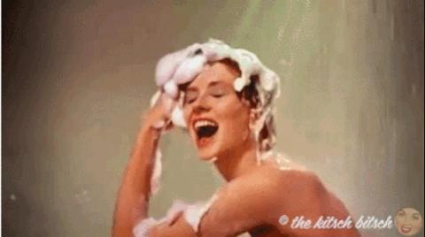 头皮和脸上长痘痘,小孩头皮上长痘痘