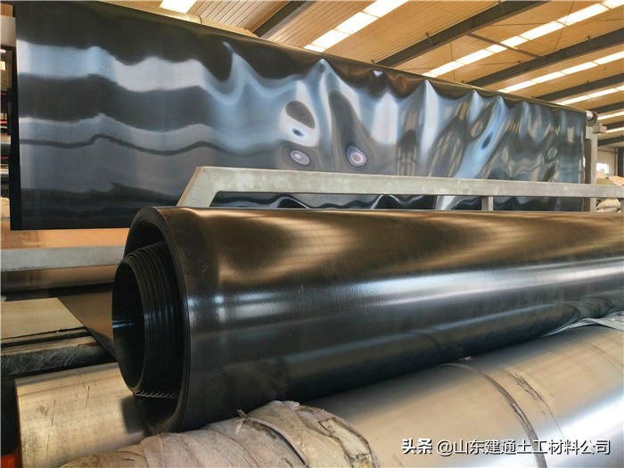 四川2022年土工膜防渗膜生产厂家,聚乙烯土工膜和HDPE防渗膜的区别