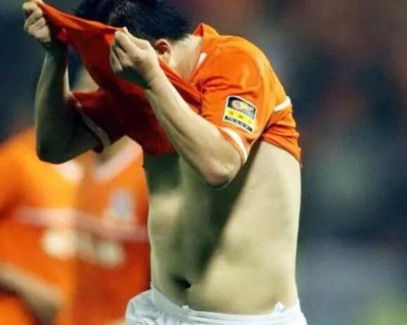 国足身材跟游泳队身材,国足身材好不好