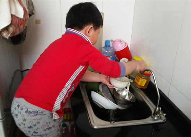 家有男孩应该怎样培养孩子,养育男孩的沟通技巧