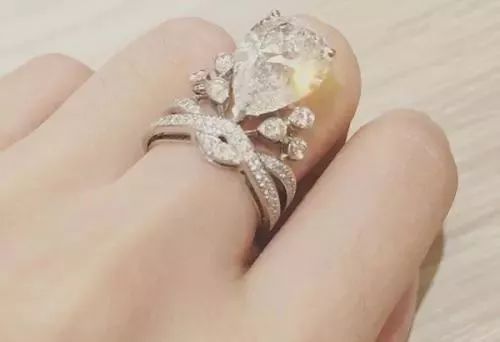 女明星们的婚礼珠宝，谁说只有“鸽子蛋?