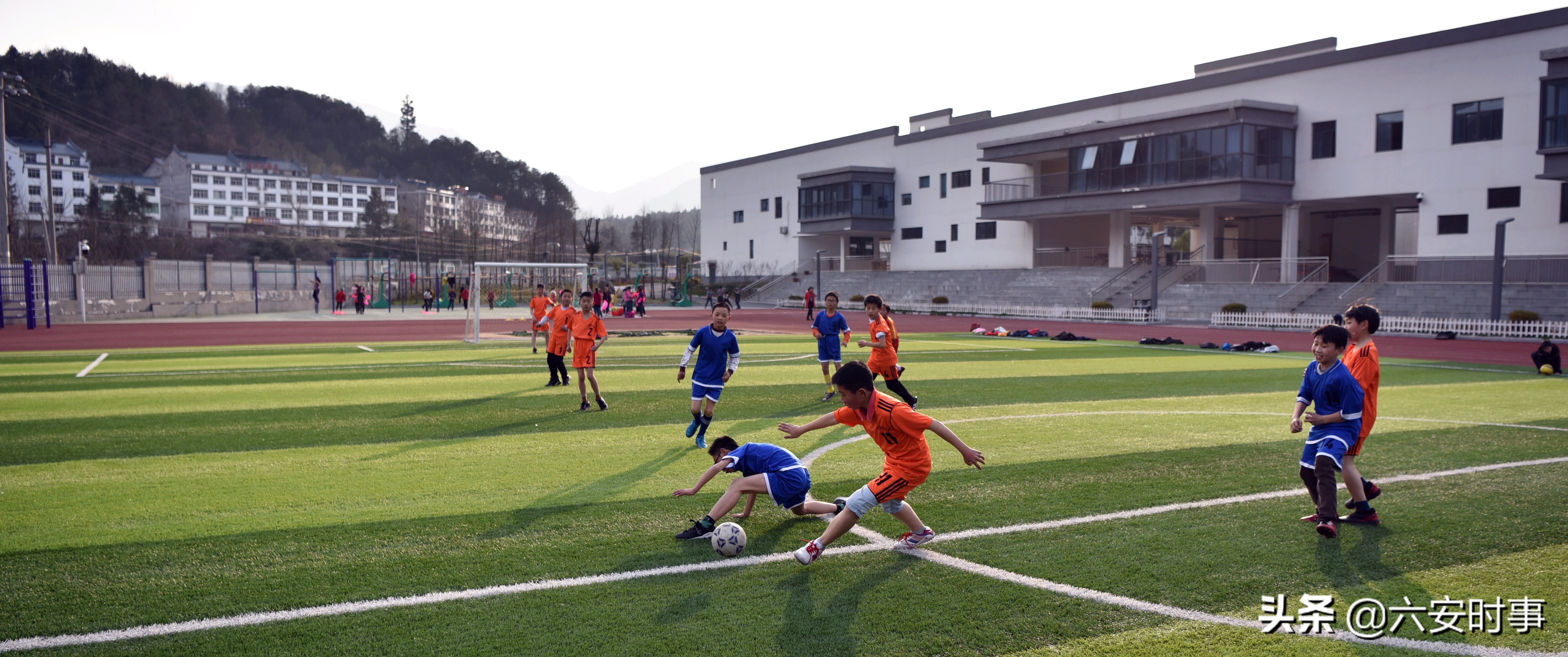 志愿者到嘉禾开展爱心助学活动,志愿者到嘉禾爱心助学活动