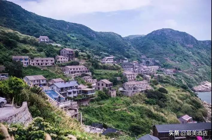 这对夫妻把渔民都嫌弃的破旧石头房，改成3个超美的民宿，美爆了