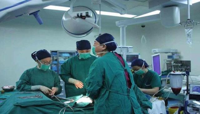 顺产没有一点尊严了,顺产无侧切的真实经历