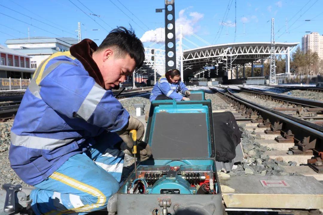 六角十字螺丝拧圆了怎么办,十字螺丝拧开花怎么办