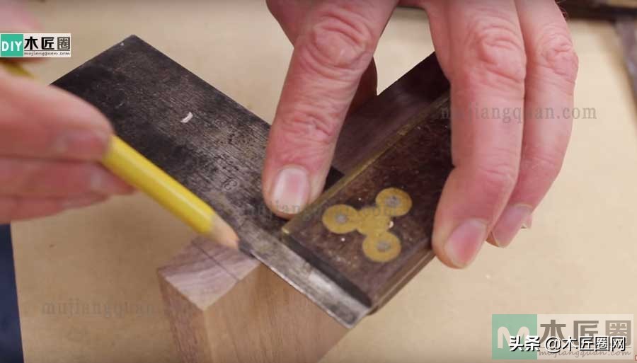 吉他架挂墙怎么做,自制吉他挂壁架尺寸