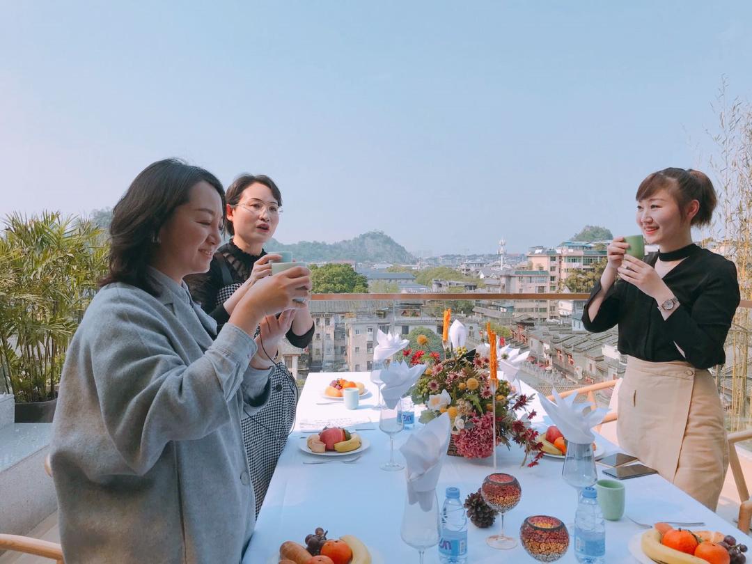 “桂林挺你”秀峰专场首场直播引70万人围观！