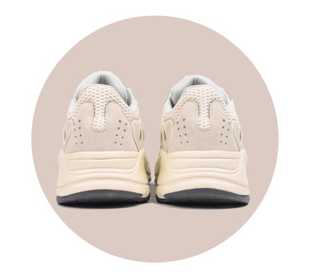 我花2000块抢到3双限量球鞋,还送了一个包...