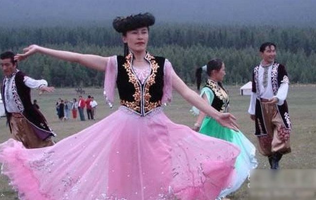 世界上人口最多的民族是哪个民族,56个民族人口排名前十名的民族是