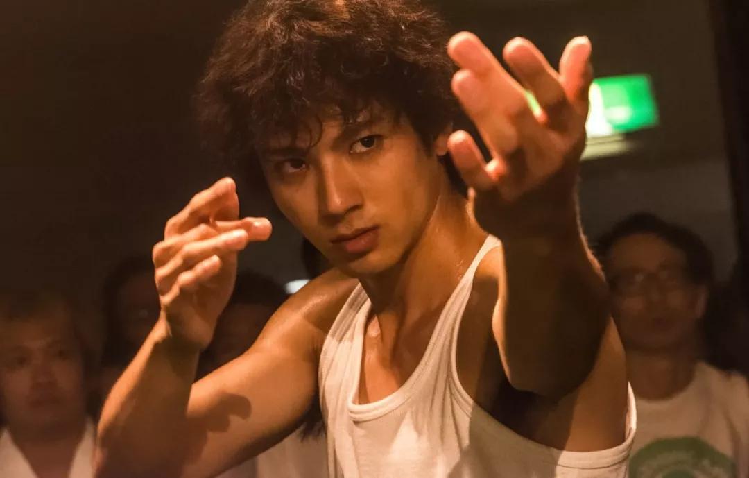 陈妍希沈佳宜十年,陈妍希沈佳宜时期的侧脸照