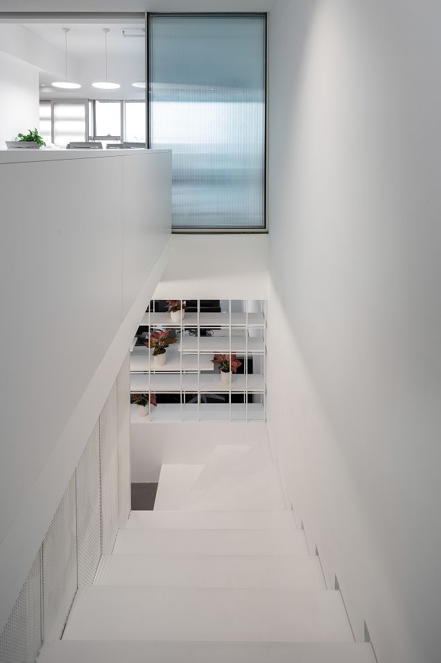 简约开放办公区设计,郑州办公空间设计风格