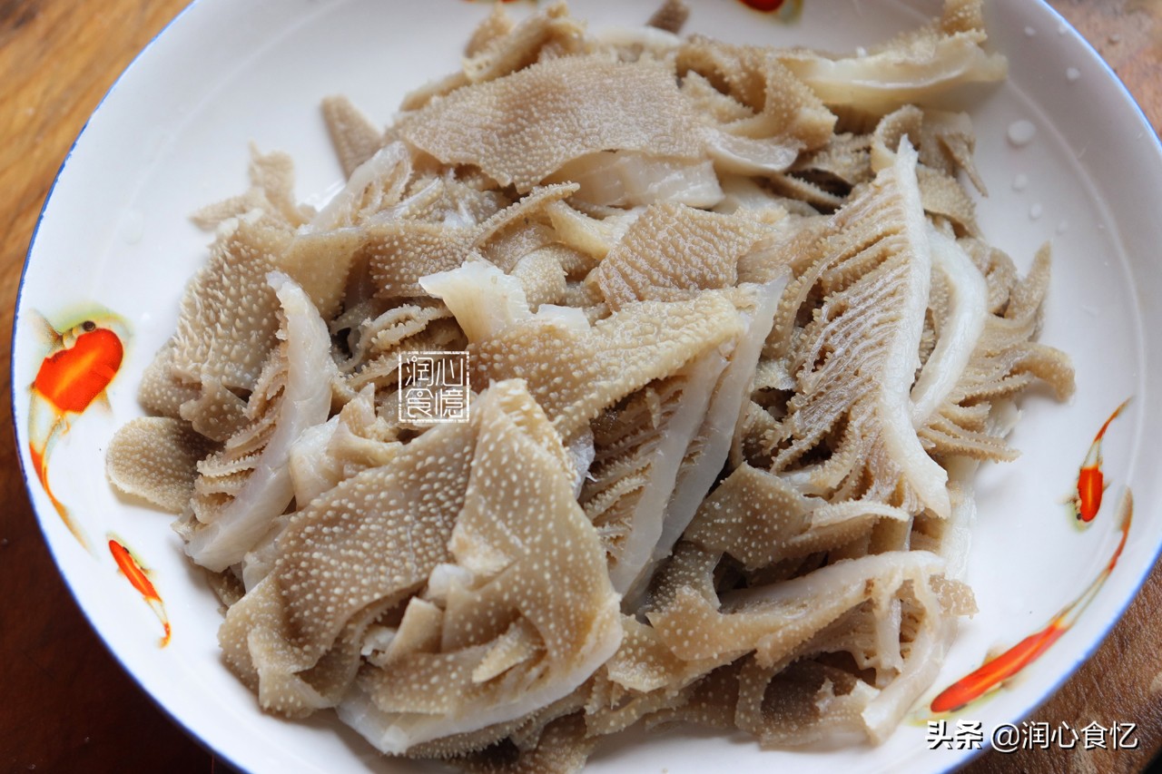 炒牛百叶是多放香菜还是少放香菜,牛百叶能和香菜一起吃吗