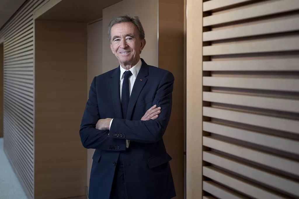 世界上做服装最富的人,世界上做衣服最厉害的人