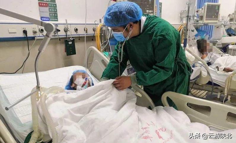 在逃离穷山沟前，无意间留下了自己的电话号码，却改写了她的人生