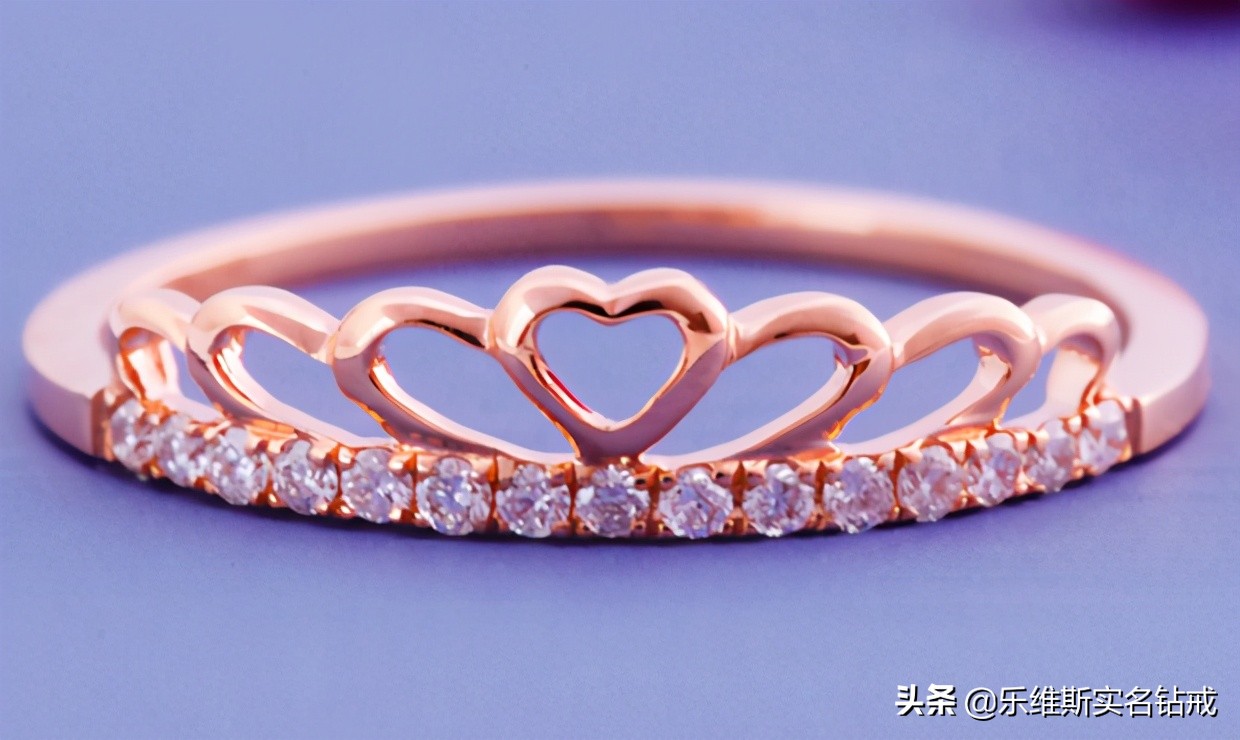 18k金镶嵌天然钻石排戒,18k白金的钻戒值钱吗