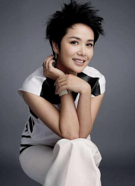 赵薇蒋雯丽长相分析,蒋雯丽比赵薇大10岁