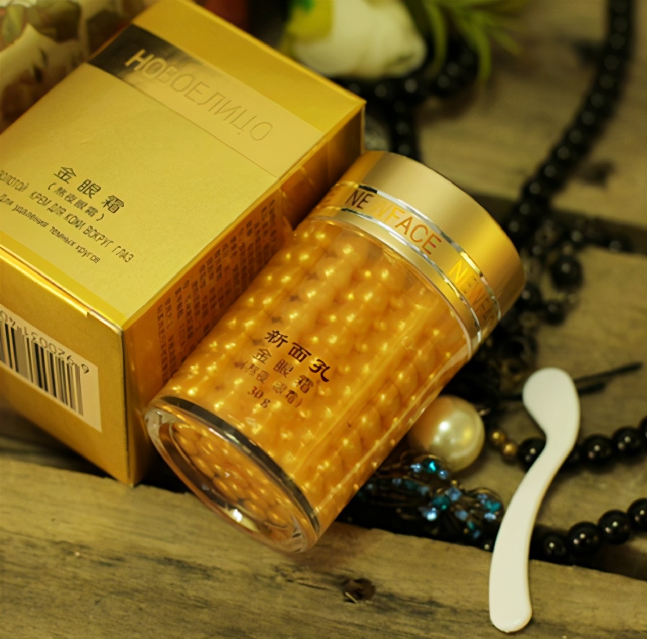 三款贵到哭泣却有奇效的眼霜测评,这五款眼霜才是真正的实力派