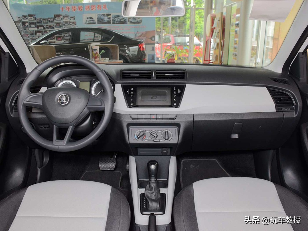 现在车6万左右,现在小轿车多少钱一台