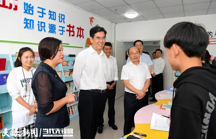 李炳军在赫章、威宁调研