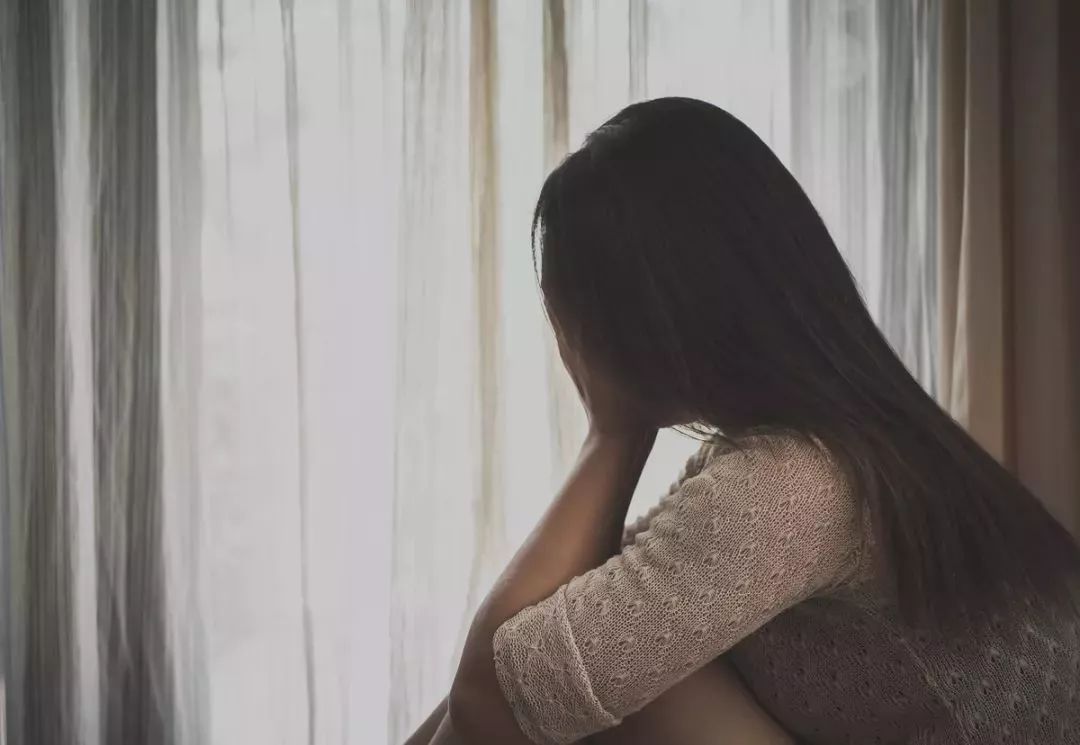 女儿复读一年考三本不想上咋办,今年想复读可以降级复读吗