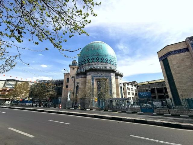 伊朗人好奇中国人怎么能在家宅14天？京东告诉你：可以的！