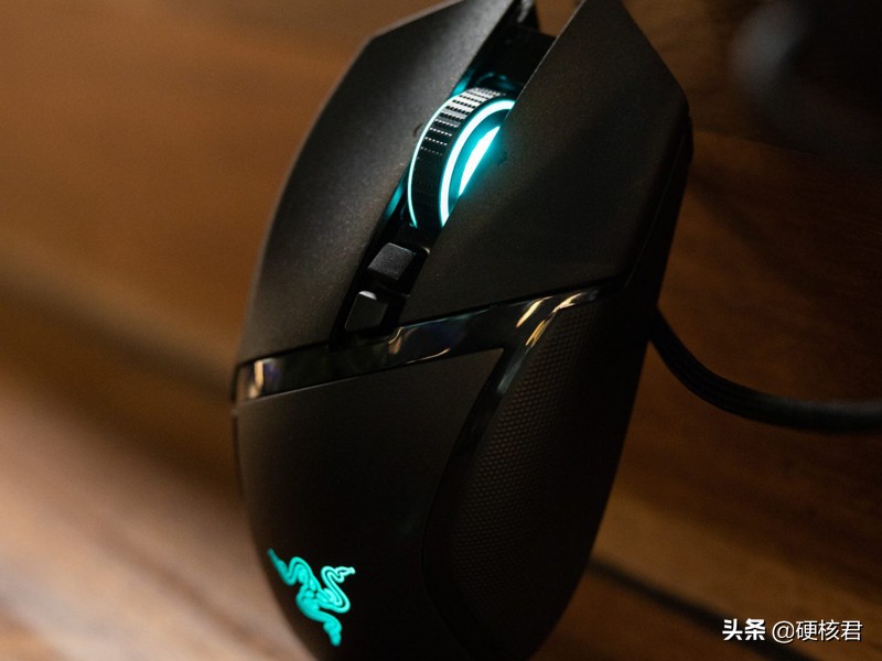雷蛇razer巴塞利斯蛇v2测评,雷蛇巴塞利斯蛇v3鼠标测试