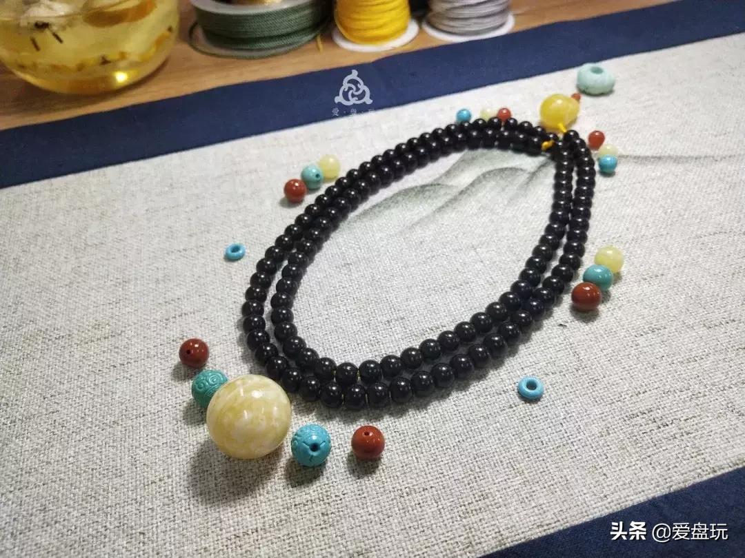 南红锁骨链如何搭配,锁骨链上怎么搭配珠子好看