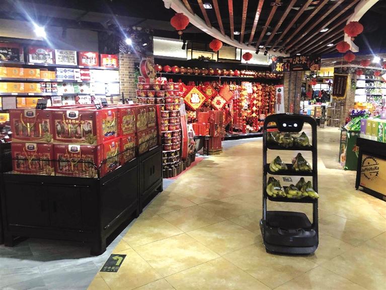 新年将至记者带你逛商超,晚报记者新春探店攻略